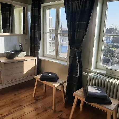 B&B Anna's 3*